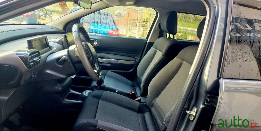 2016' Citroen C4 Cactus photo #6