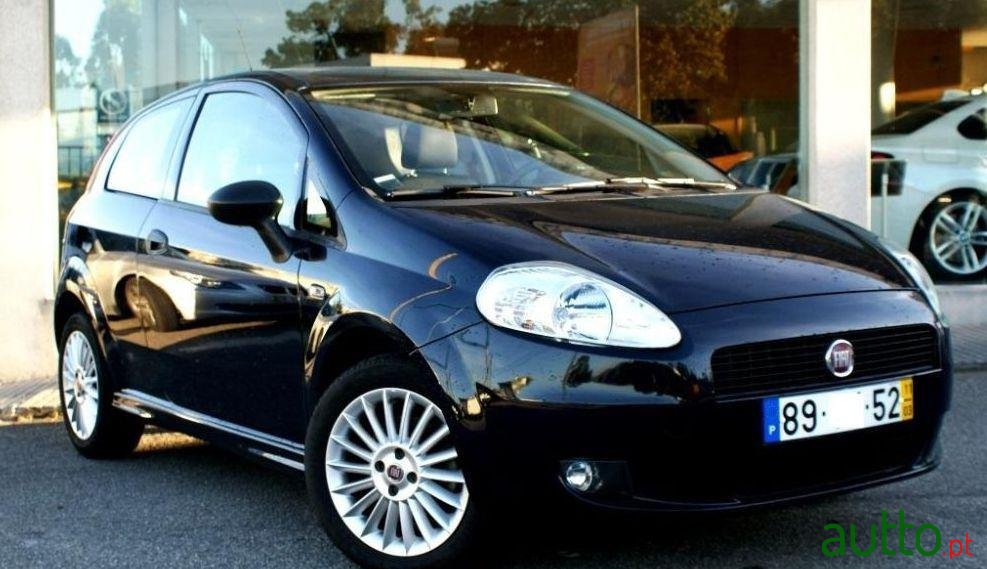 2011' Fiat Grande Punto photo #1
