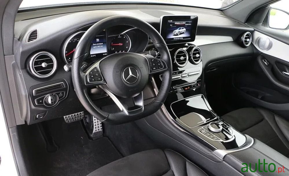 2018' Mercedes-Benz Classe Glc photo #2