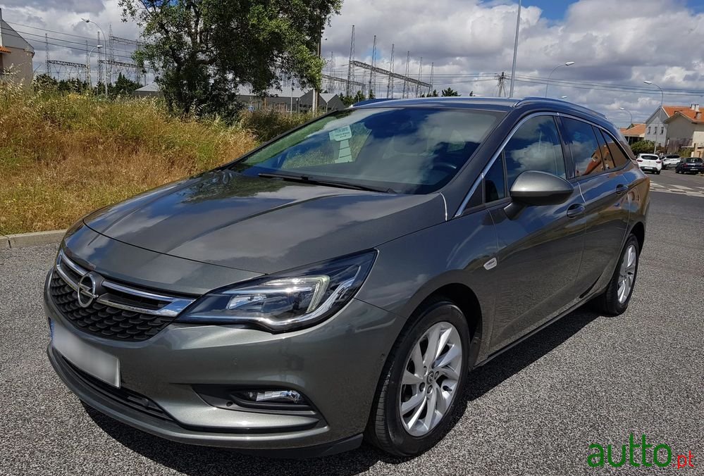 2018' Opel Astra Sports Tourer photo #1