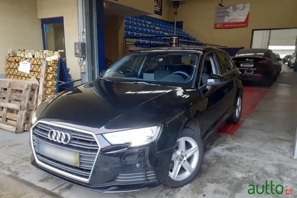 2019' Audi A3 Sportback photo #1