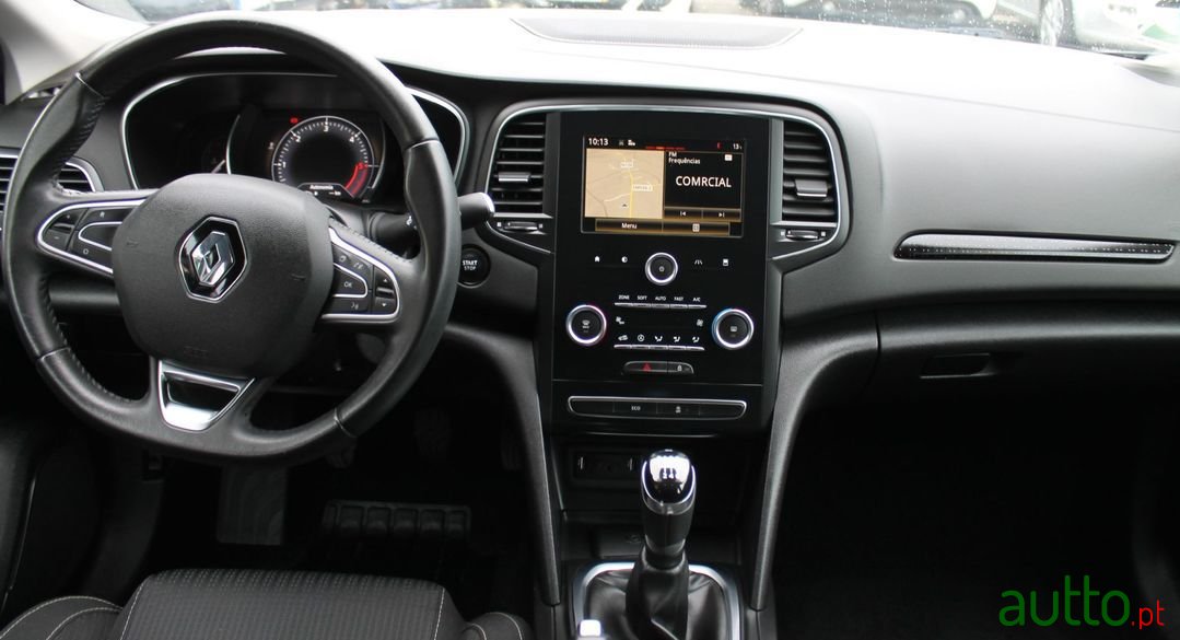 2015' Renault Megane photo #6