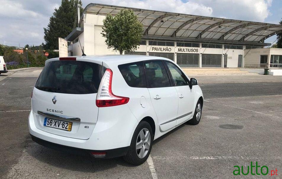2016' Renault Grand Scenic photo #2