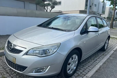 2011' Opel Astra Sports Tourer