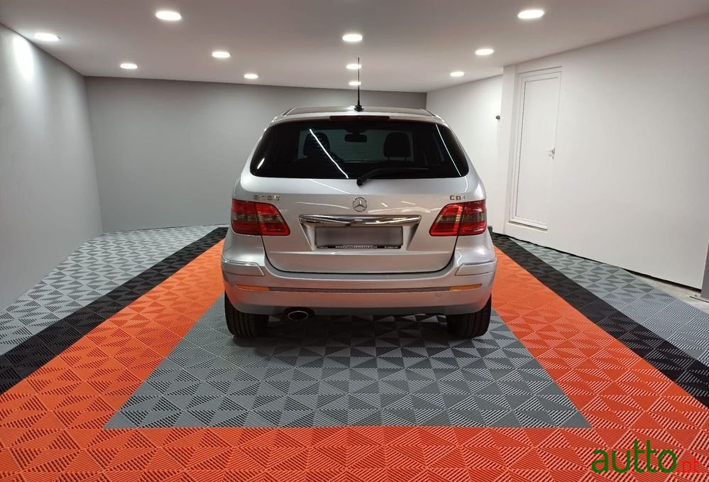 2011' Mercedes-Benz Classe B Cdi photo #4