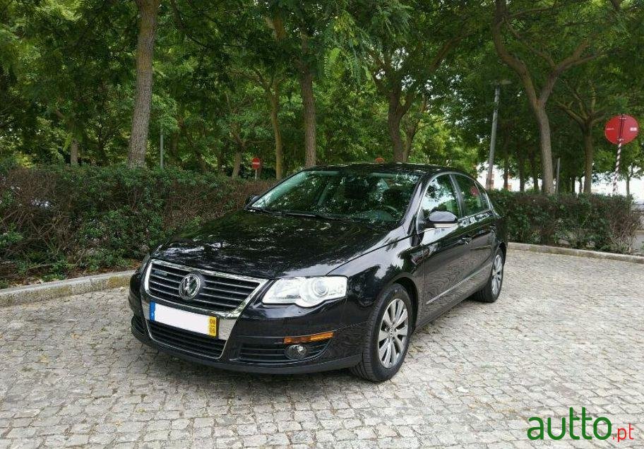 2008' Volkswagen Passat photo #1
