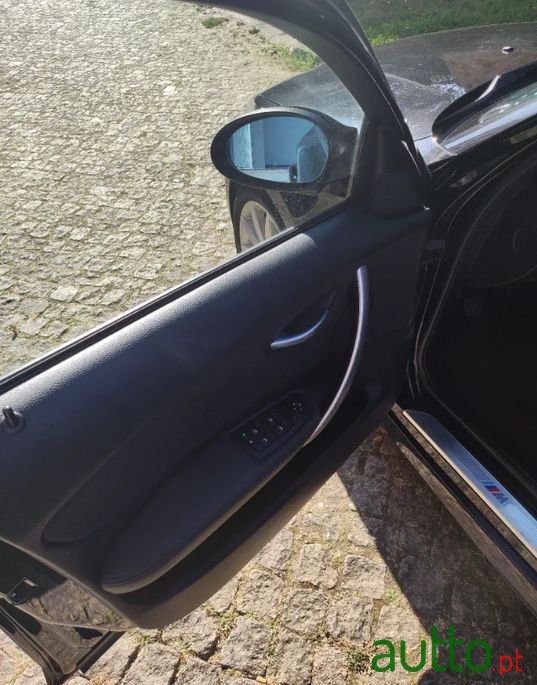 2008' BMW 123 photo #2