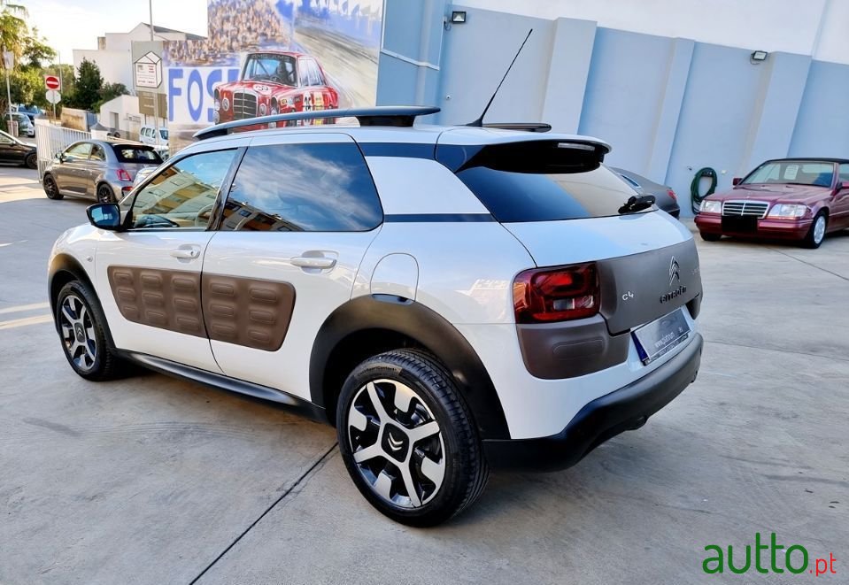 2015' Citroen C4 Cactus photo #4