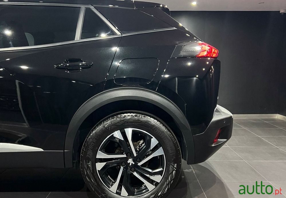 2021' Peugeot 2008 photo #5