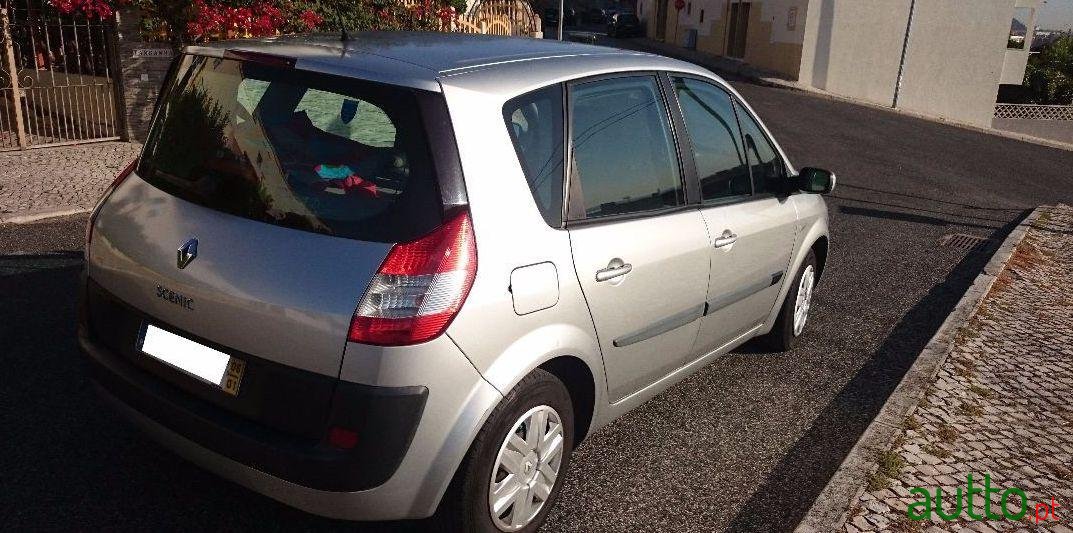 2006' Renault Scenic photo #2