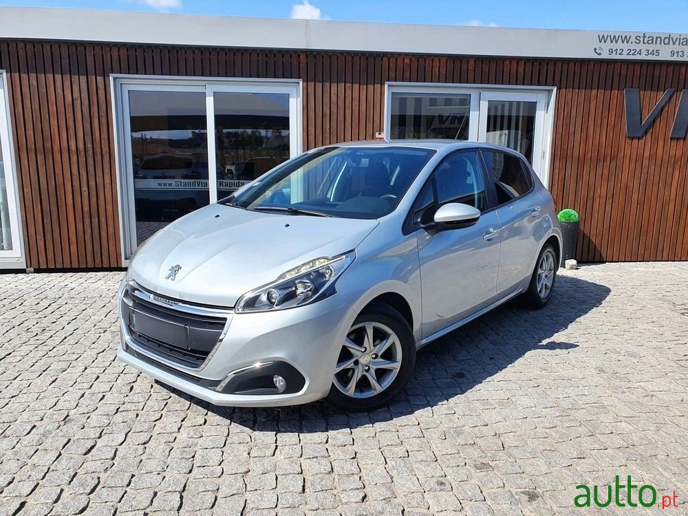 2017' Peugeot 208 1.6 Bluehdi Style photo #1