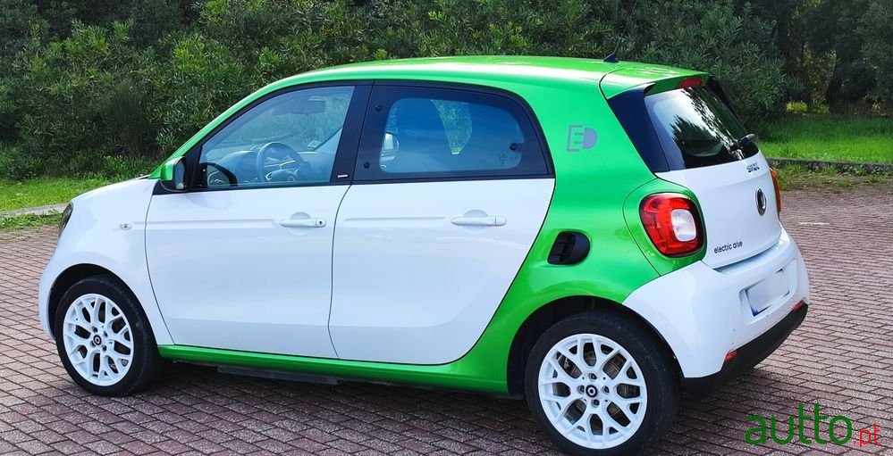 2017' Smart Forfour Electric Drive Passion photo #6