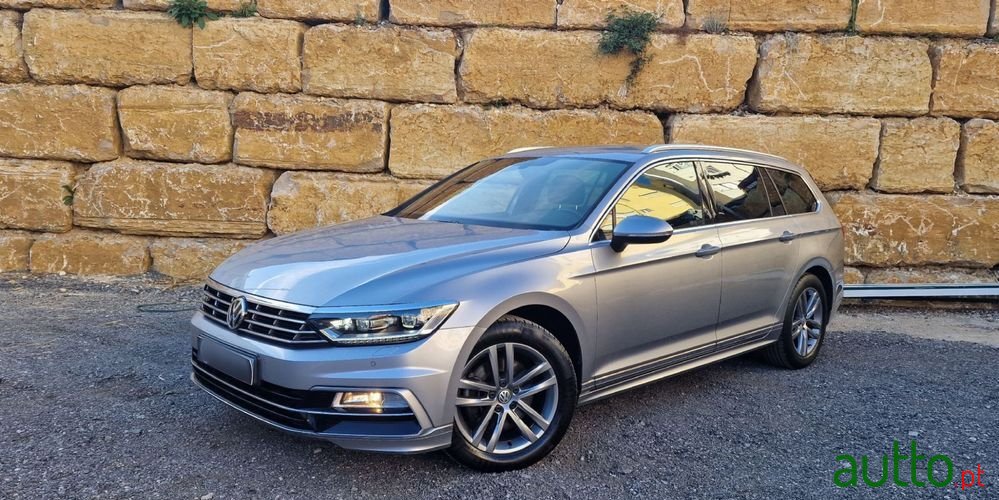 2018' Volkswagen Passat Variant photo #1