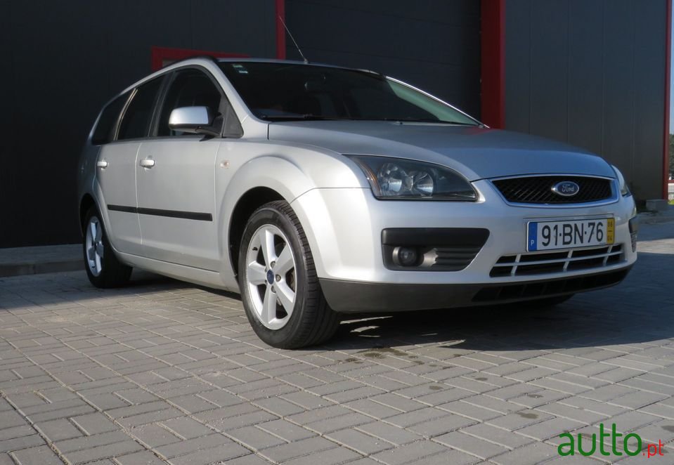 2006' Ford Focus Sw photo #1