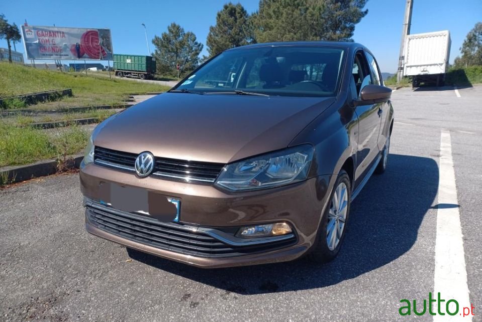 2015' Volkswagen Polo photo #1