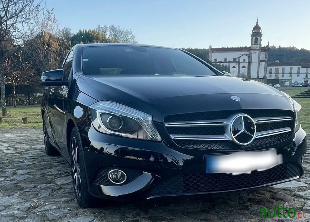 2014' Mercedes-Benz A 180 photo #3