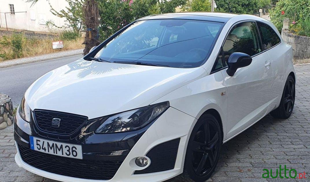 2011' SEAT Ibiza photo #1