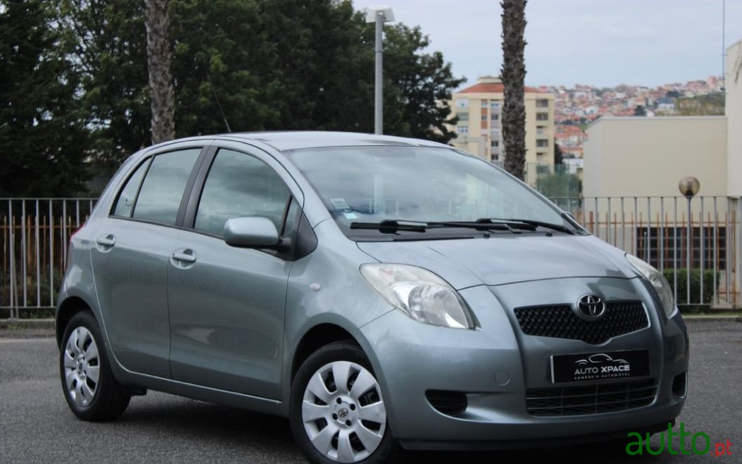 2007' Toyota Yaris photo #1