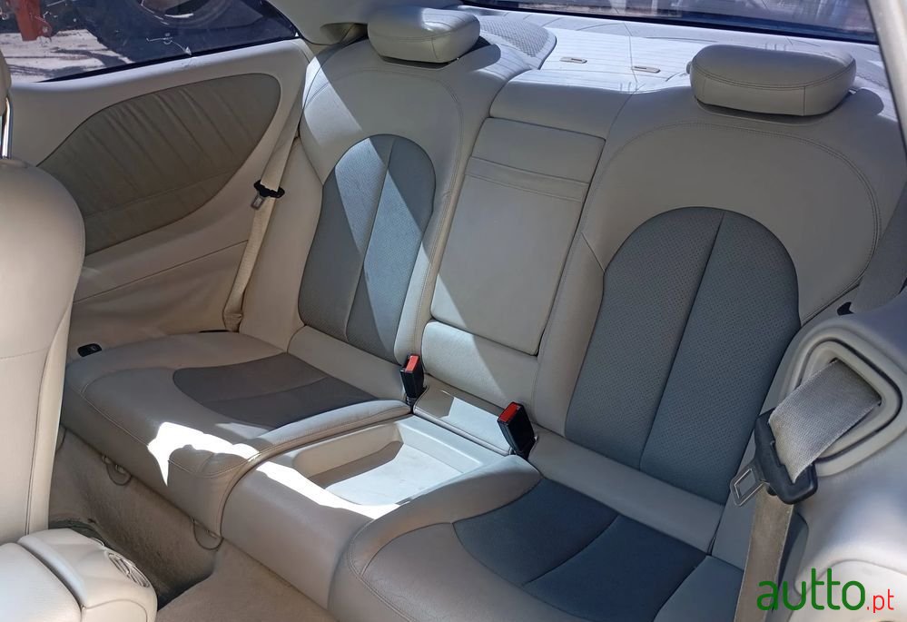 2003' Mercedes-Benz Classe Clk photo #3