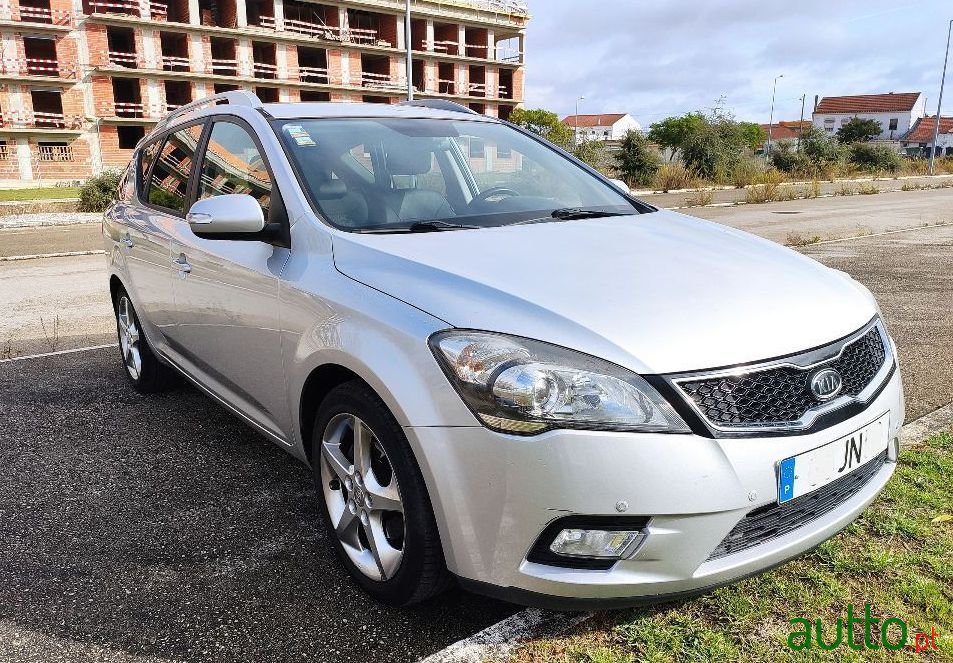 2010' Kia Ceed Sw photo #1