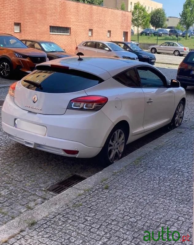 2010' Renault Megane photo #4