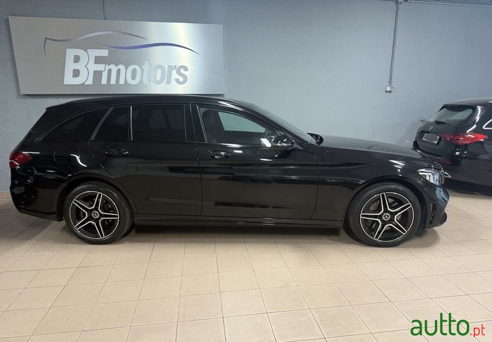 2020' Mercedes-Benz Classe C photo #3