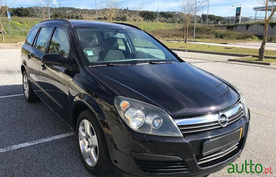 2006' Opel Astra Caravan photo #2