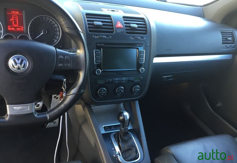 2006' Volkswagen Golf photo #5