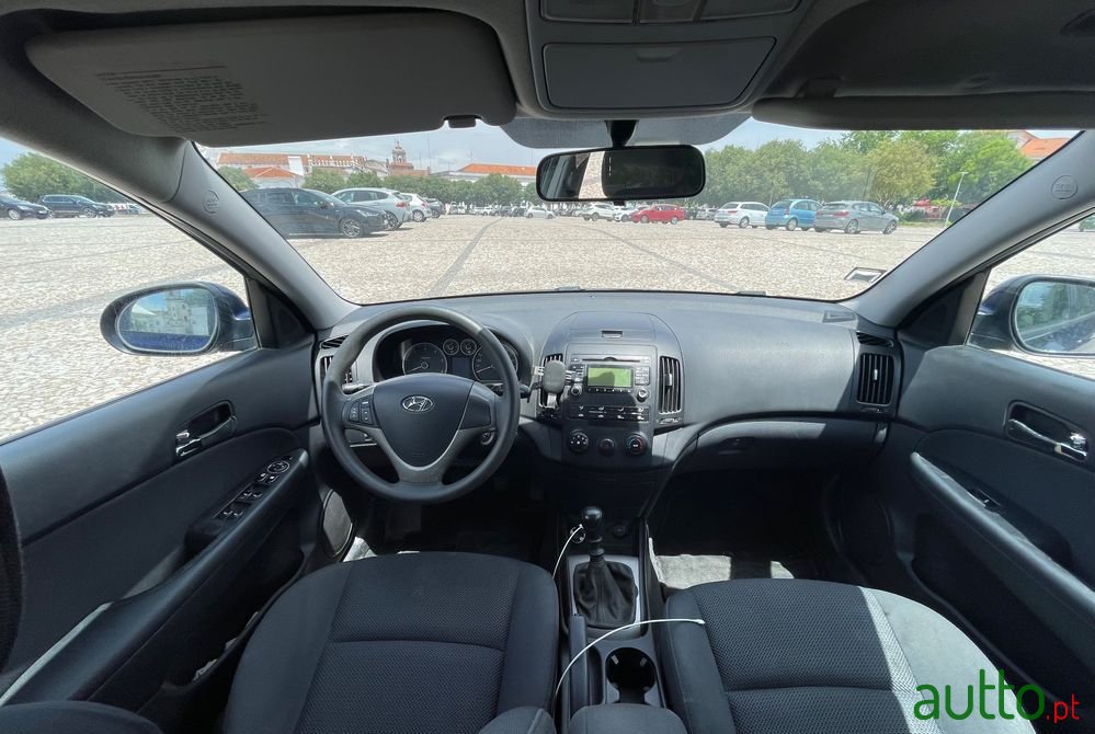2008' Hyundai i30 Cw photo #6