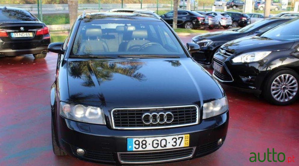 2003' Audi A4 Avant photo #1