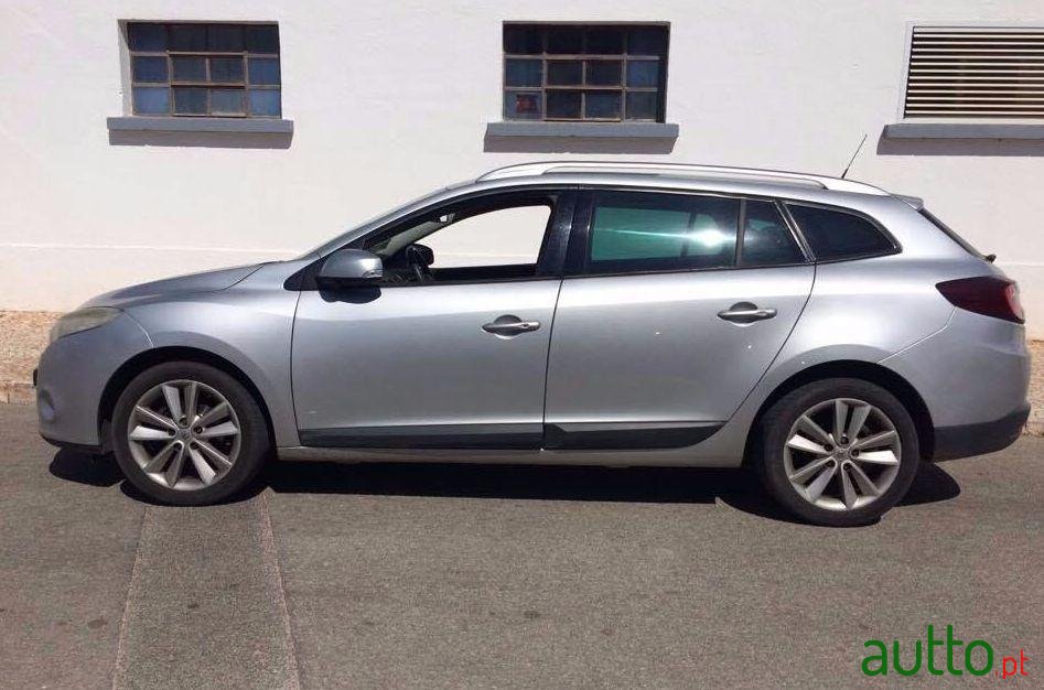 2009' Renault Megane Sport Tourer photo #1