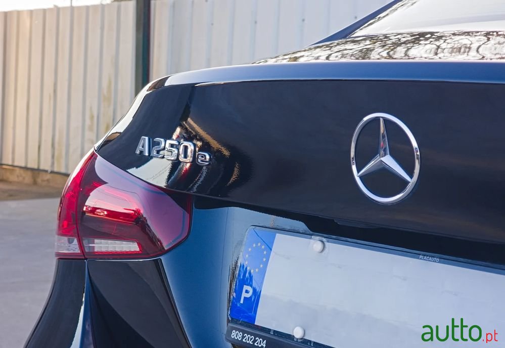 2021' Mercedes-Benz Classe A E Progressive photo #5