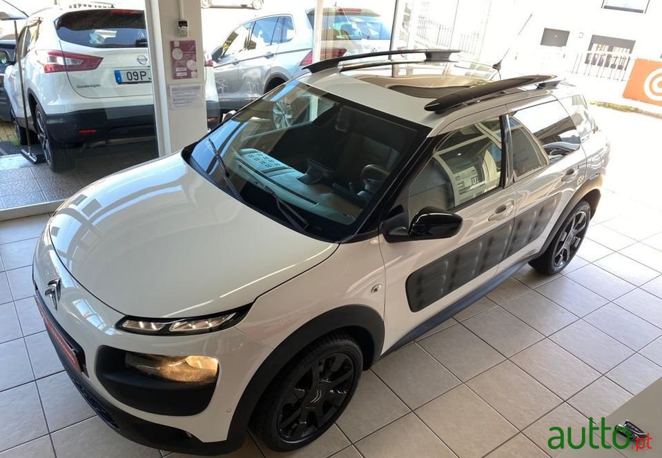 2015' Citroen C4 Cactus photo #4