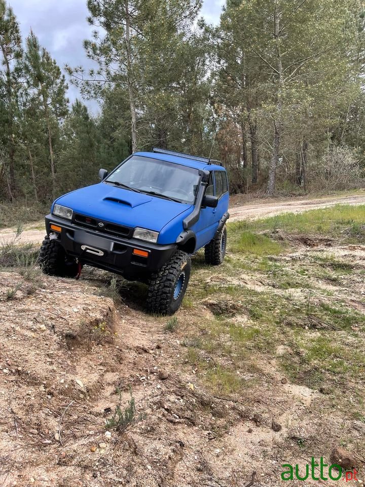 1999' Nissan Terrano photo #1