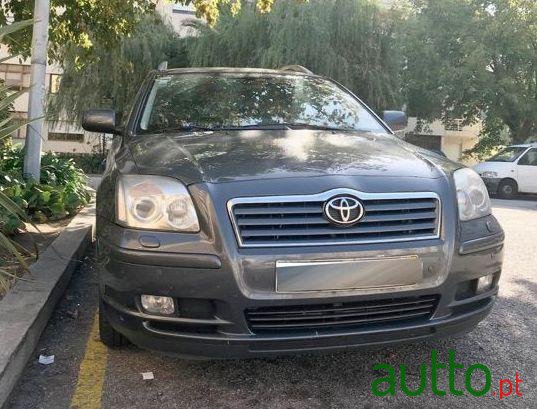 2006' Toyota Avensis photo #2