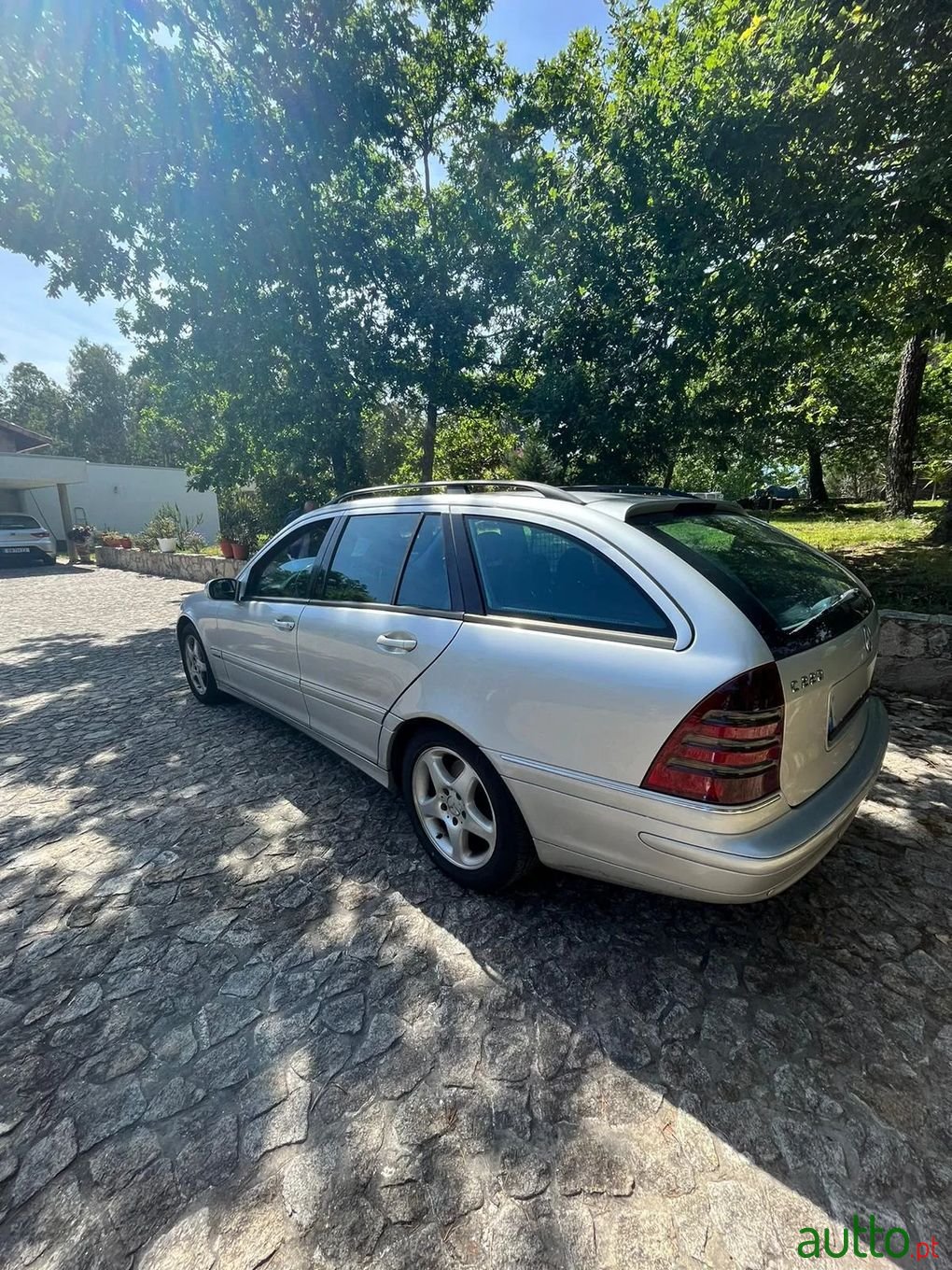 2002' Mercedes-Benz C-220 photo #3