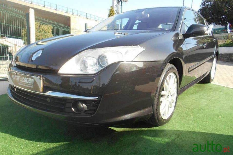 2007' Renault Laguna 2.0 Dci Initiale photo #1