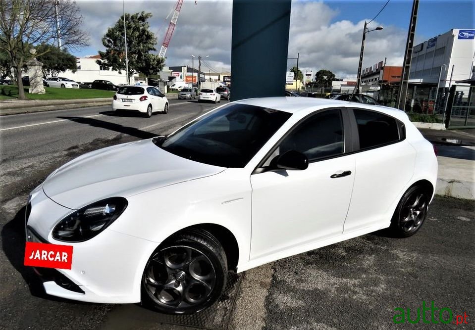 2019' Alfa Romeo Giulietta photo #2