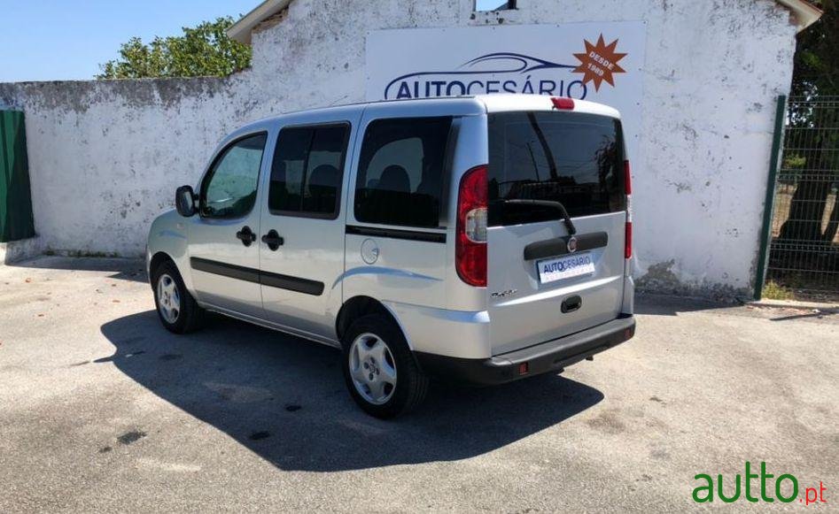 2009' Fiat Doblo photo #1