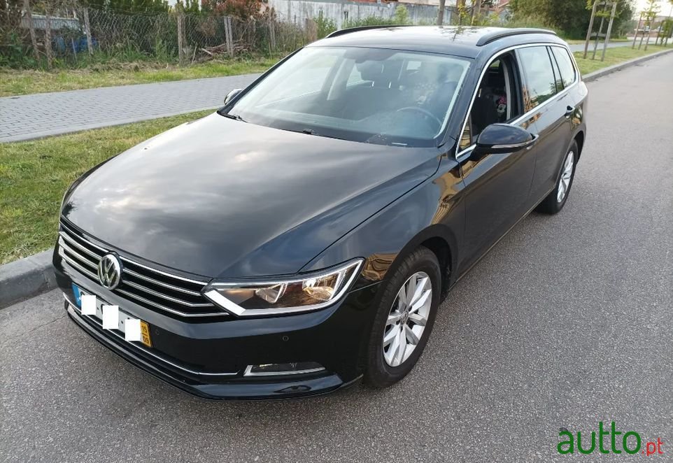 2015' Volkswagen Passat Variant photo #2