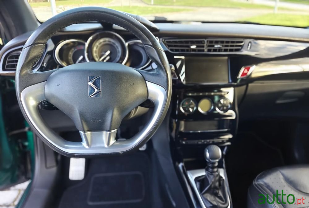 2018' DS Automobiles Ds3 Bluehdi 120 Sportchic photo #6