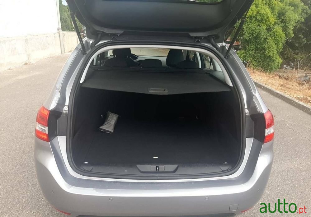 2021' Peugeot 308 photo #6