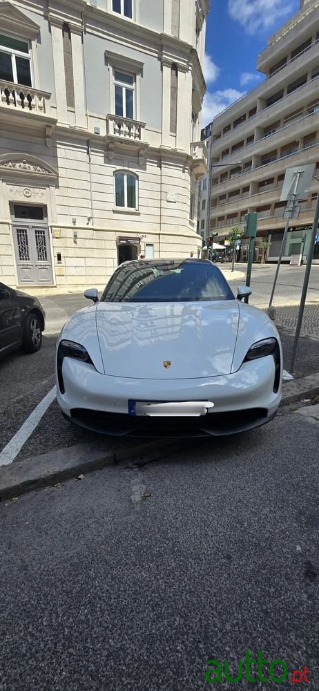 2021' Porsche Taycan 4S photo #4