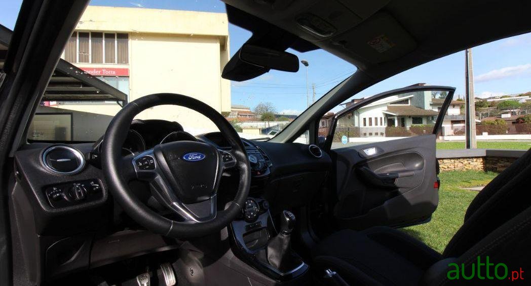 2015' Ford Fiesta 1.6 Tdci Titanium X Stline photo #4