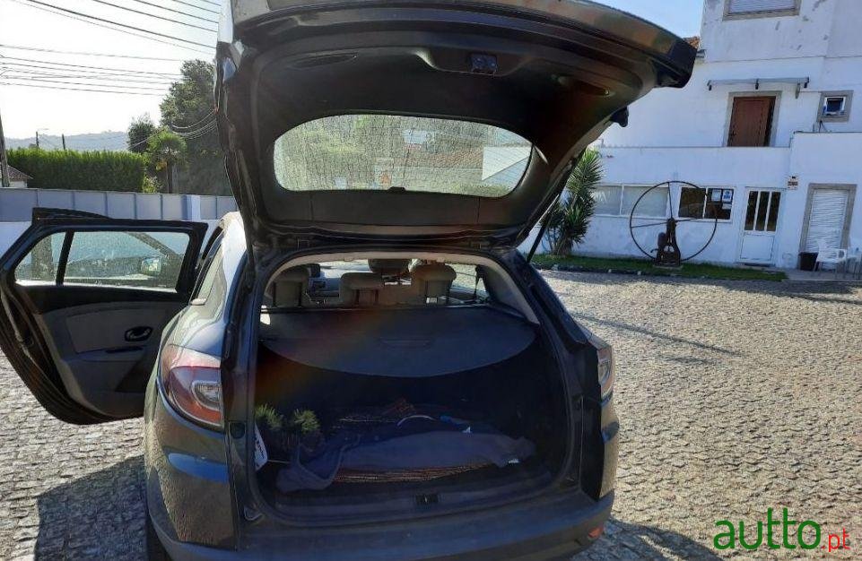 2010' Renault Megane Dinamycs photo #4