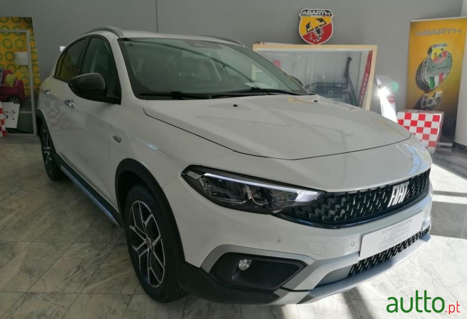 2021' Fiat Tipo Cross photo #1