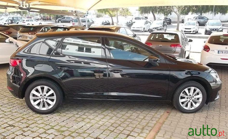 2019' SEAT Leon photo #4