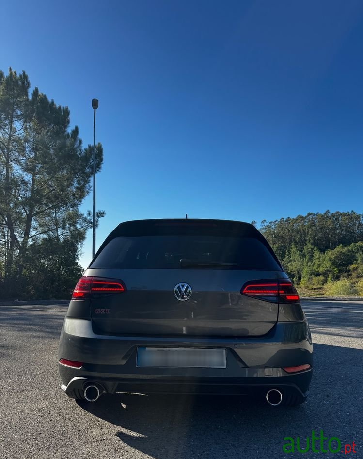 2019' Volkswagen Golf photo #4