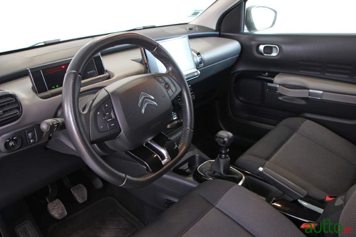 2019' Citroen C4 Cactus photo #2