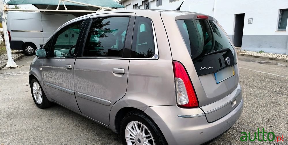 2010' Lancia Musa photo #3